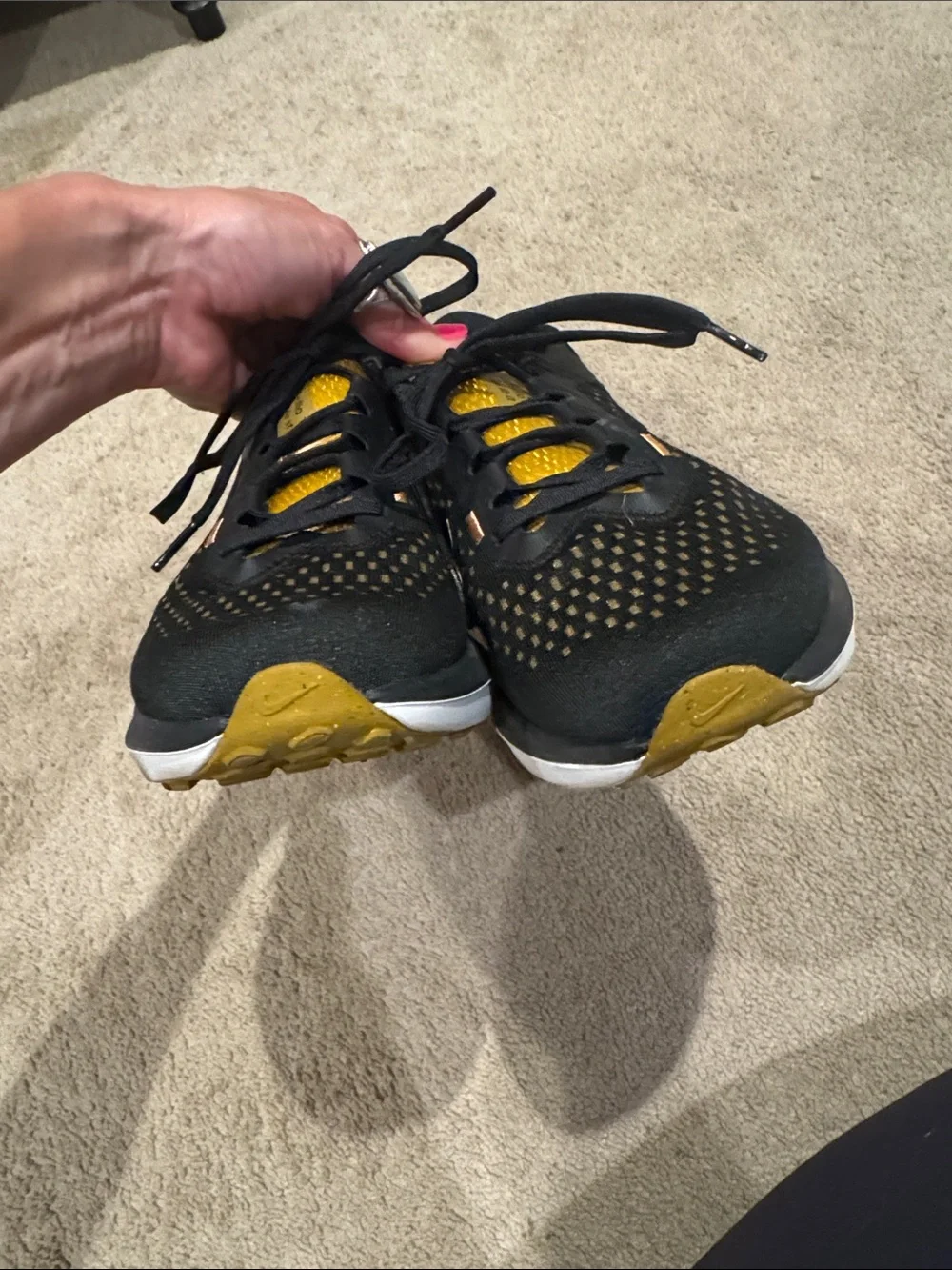 Nike Winflo 10 Men’s Running Shoes - Black with Yellow and Pale Green Accents